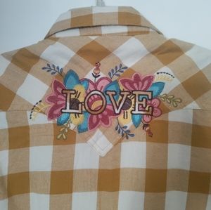 Wrangler Snap Up Shirt with Embroidered Detail Size L